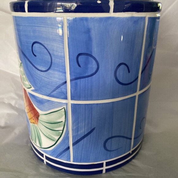 1998 Clay Art Tropical Fish Cookie / Sugar Jar Adriatic Hand Painted South 8.5”​ - Picture 3 of 9